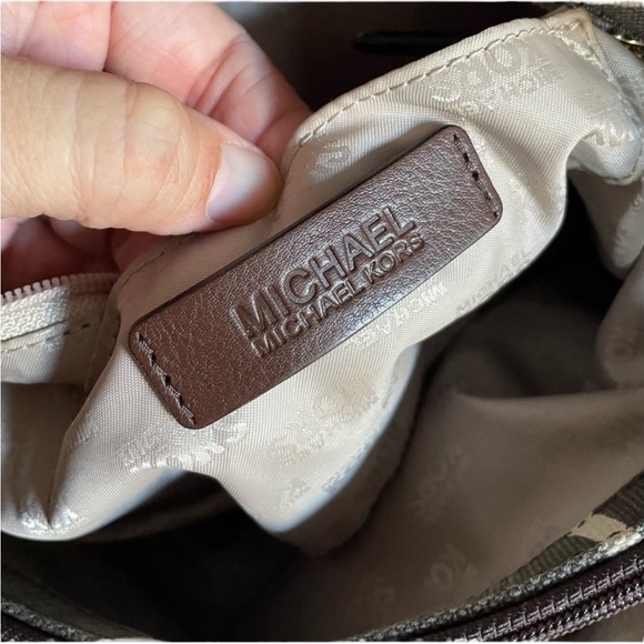 Michael Kors Giraffe Print Hamilton Bag Printed Canvas Leather Trim - Picture 7 of 15